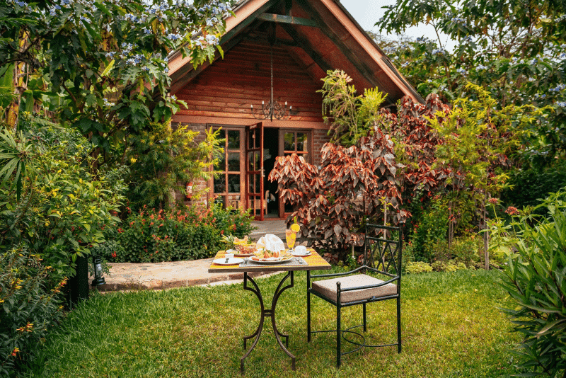 Under The Shade Safari Lodge